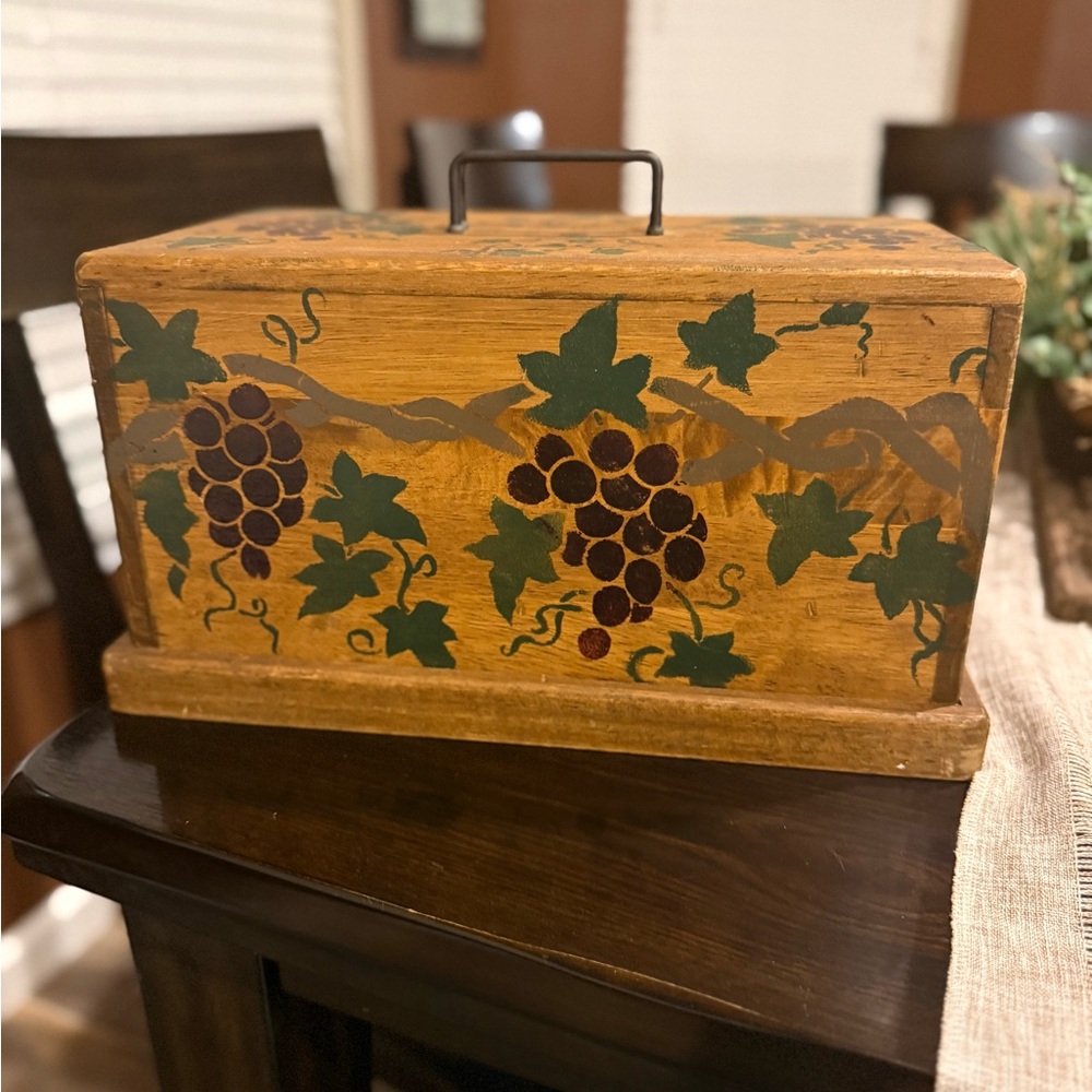 Vintage Wooden Oak Bread Box Grapes and Leaves Pattern Rectangle 14.5x8.5in